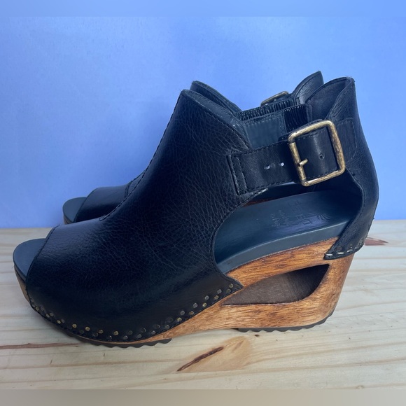 Dansko Sable Black Wedge Sandals Size 37 /US 6.5 or 7, Leather, Handcrafted $220 - Picture 7 of 16